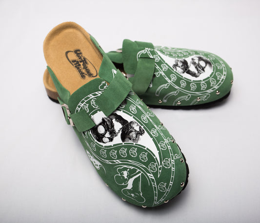 2 Sample Clogs